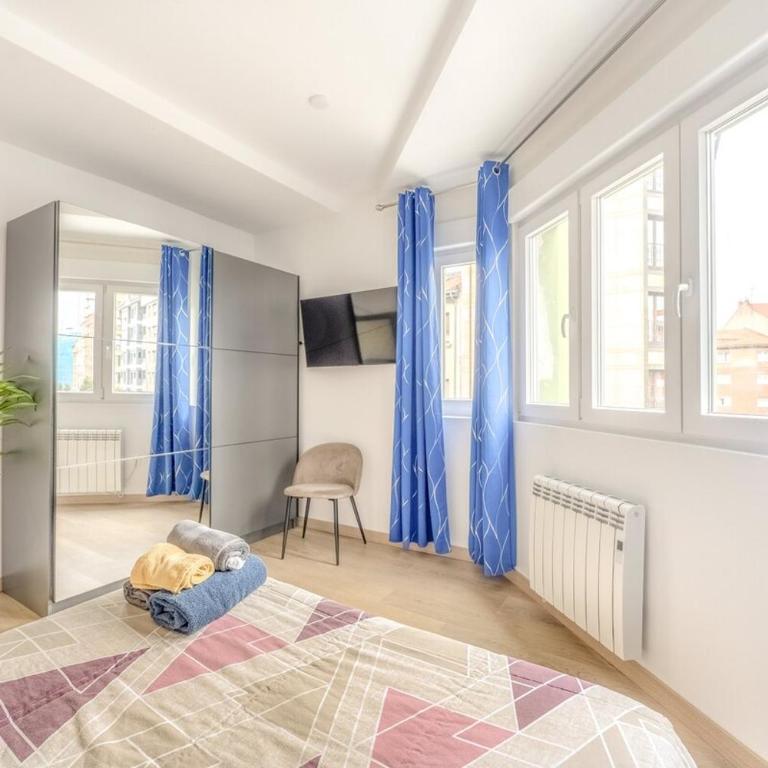 LUJO Proyector, Maquina Arcade, Wifi y patinetes - Appartamento con 3 Camere da Letto - 30