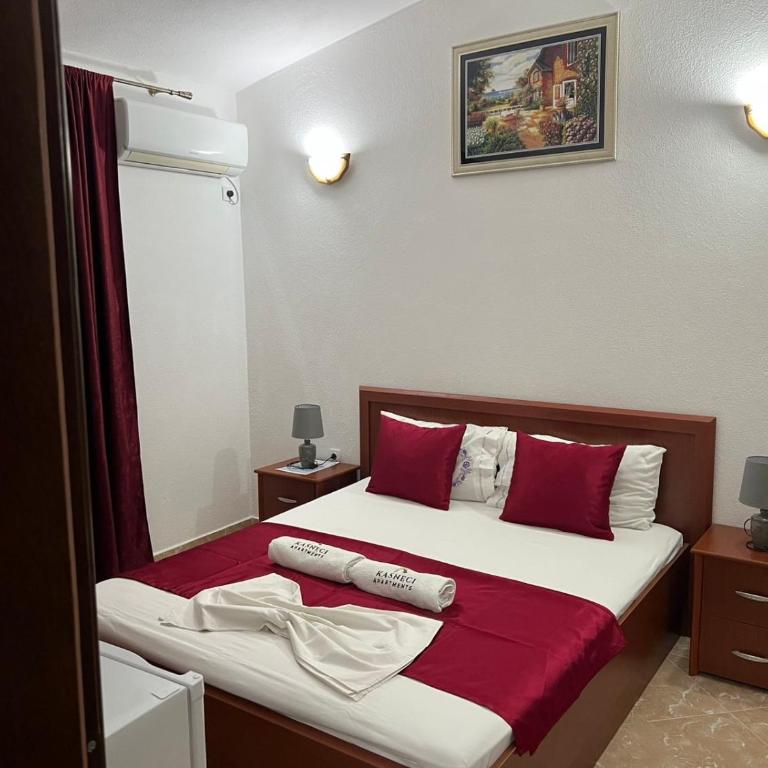 Kasneci Apartments - Niskobudžetna Dvokrevetna Soba sa Bračnim Krevetom - 2