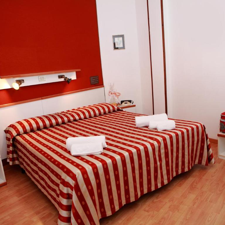 Hotel American - Camera Matrimoniale - 8