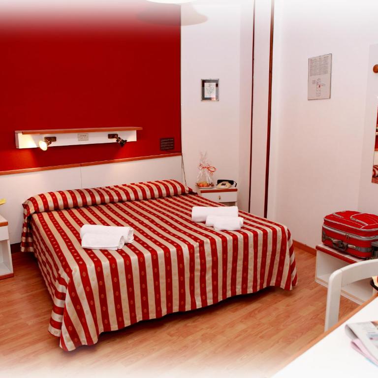 Hotel American - Camera Matrimoniale - 9