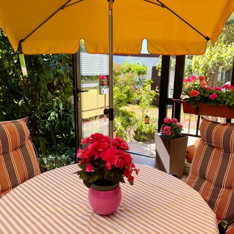 Spacious 3BR House with 2 Parking Spaces & Garden - Haus mit 3 Schlafzimmern - 8