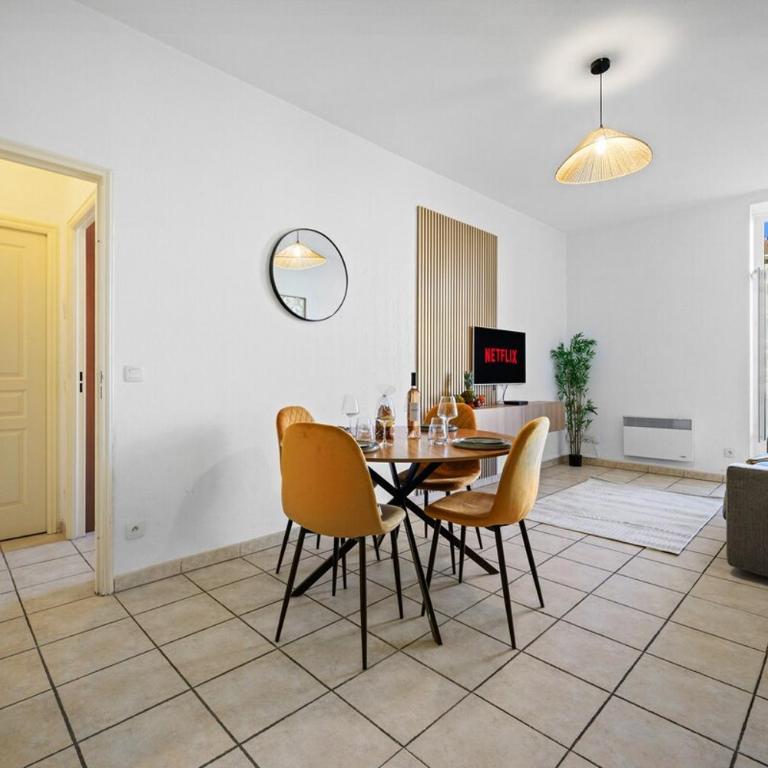 LE BIOVES Hyper centre proche commerces zone piétonne plages - Appartement - 26