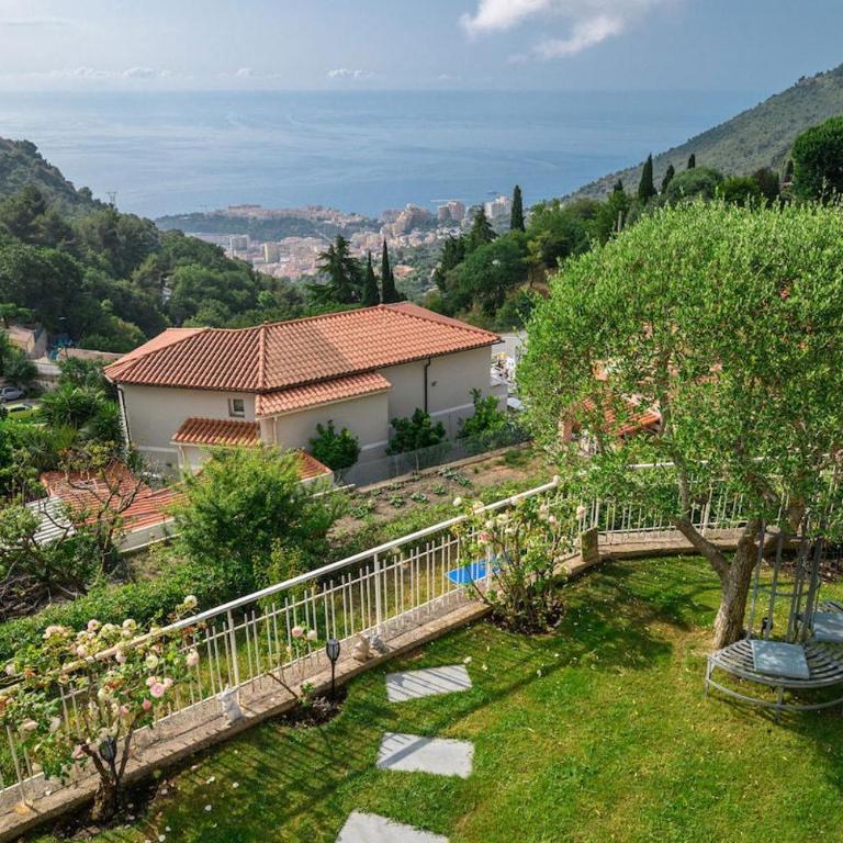LA VILLA JULIA Vue Mer Jardin Parking Privé Proche Monaco - Vacation Home - 64