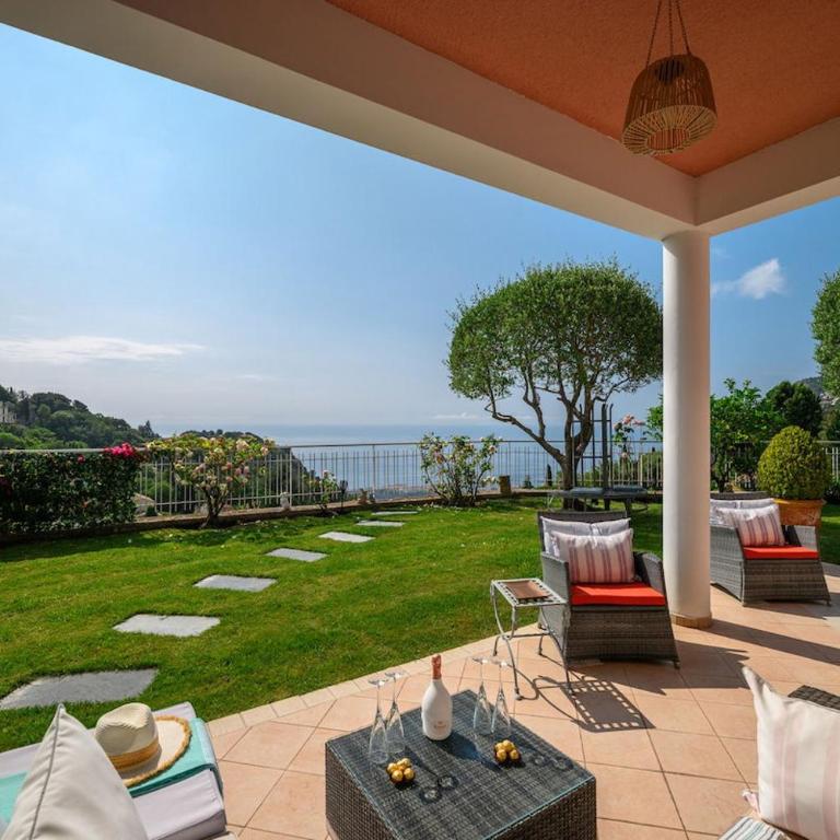 LA VILLA JULIA Vue Mer Jardin Parking Privé Proche Monaco - Vacation Home - 2