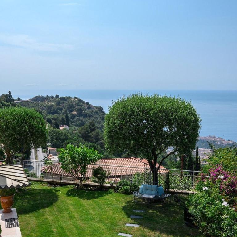 LA VILLA JULIA Vue Mer Jardin Parking Privé Proche Monaco - Vacation Home - 56