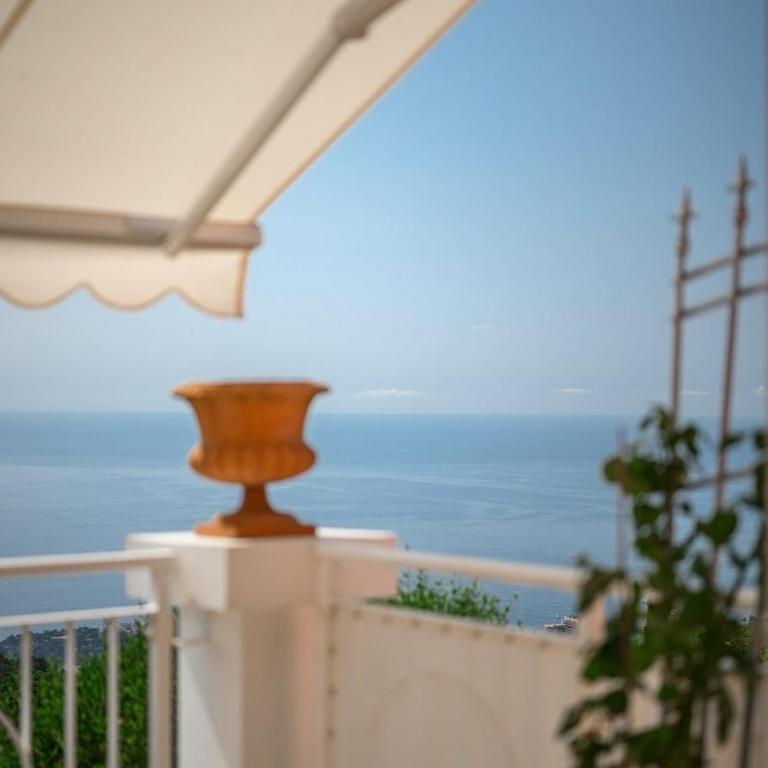 LA VILLA JULIA Vue Mer Jardin Parking Privé Proche Monaco - Vacation Home - 65