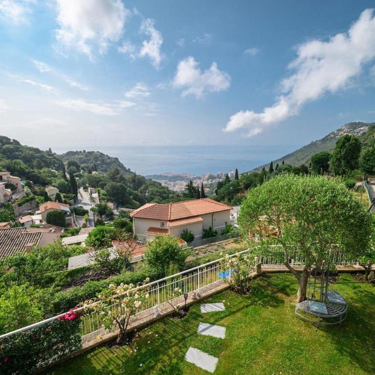 LA VILLA JULIA Vue Mer Jardin Parking Privé Proche Monaco - Vacation Home - 58