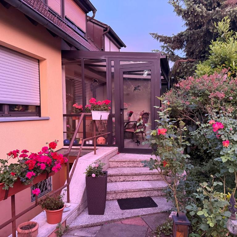 Spacious 3BR House with 2 Parking Spaces & Garden - Haus mit 3 Schlafzimmern - 9