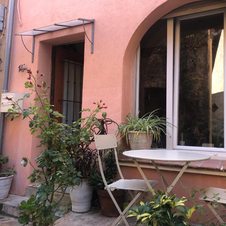 Bormes center 75 m2 artistic stay 2 to 4 people - Apartamento de 2 dormitorios - 22