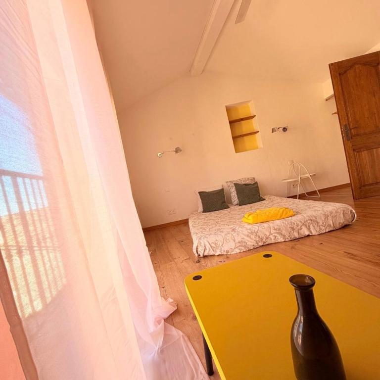 Bormes center 75 m2 artistic stay 2 to 4 people - Apartamento de 2 dormitorios - 45