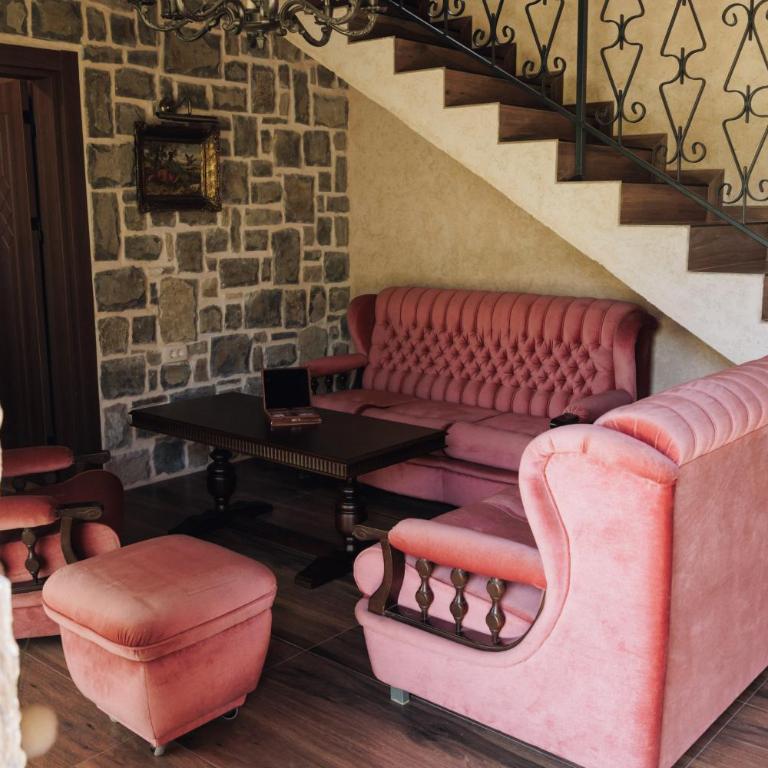 OLIVE QUEEN Rustic Estate - Two-Bedroom House - 38