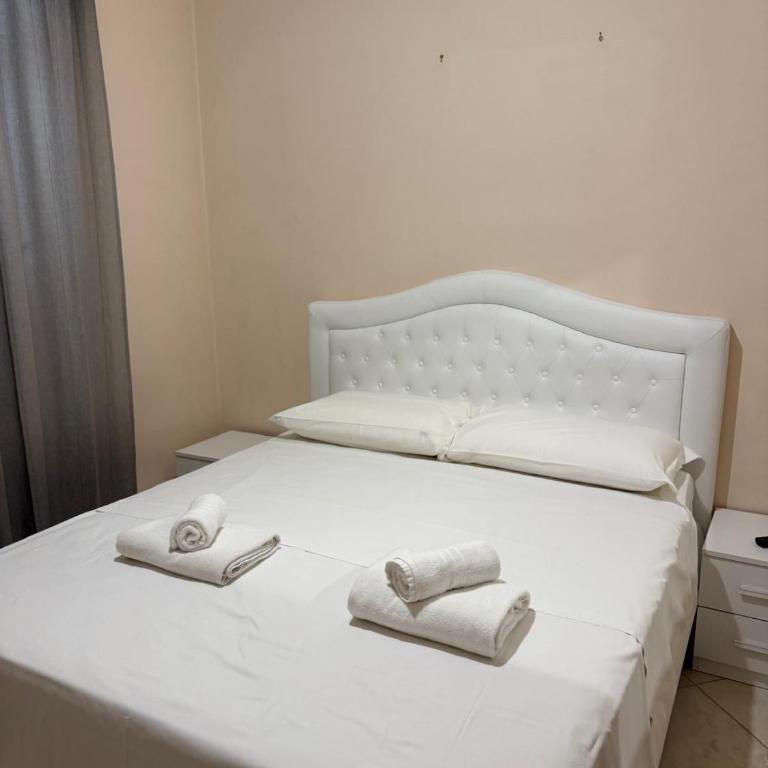 B&B ROMA Evening STAR TERMINI - Camera Matrimoniale con Bagno in Comune - 4