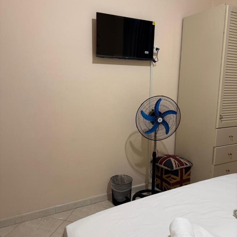 B&B ROMA Evening STAR TERMINI - Camera Matrimoniale con Bagno in Comune - 1