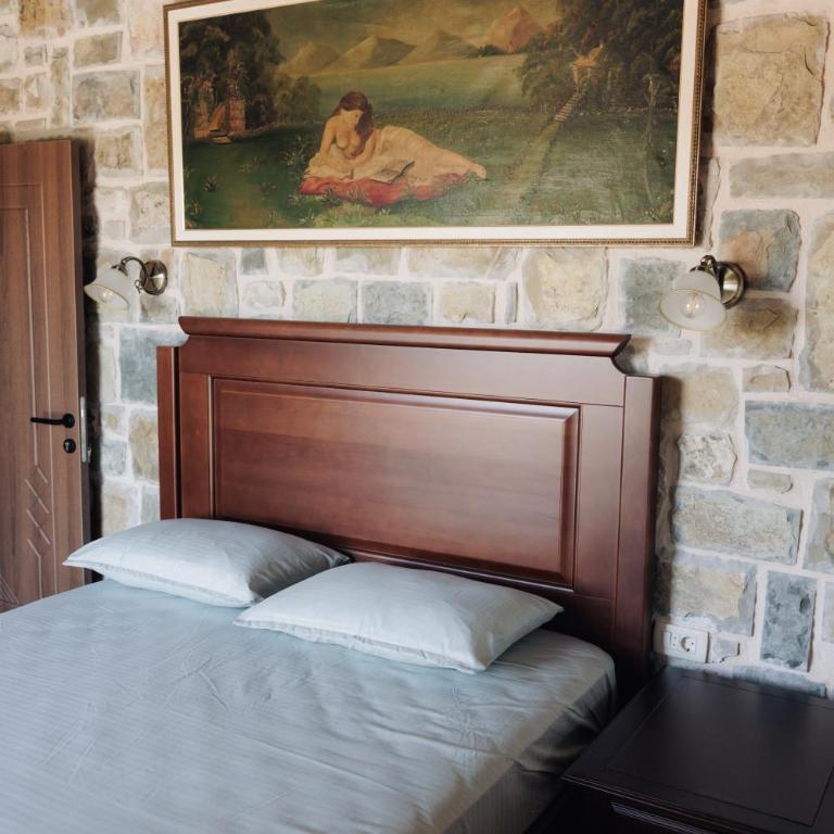 OLIVE QUEEN Rustic Estate - Two-Bedroom House - 28