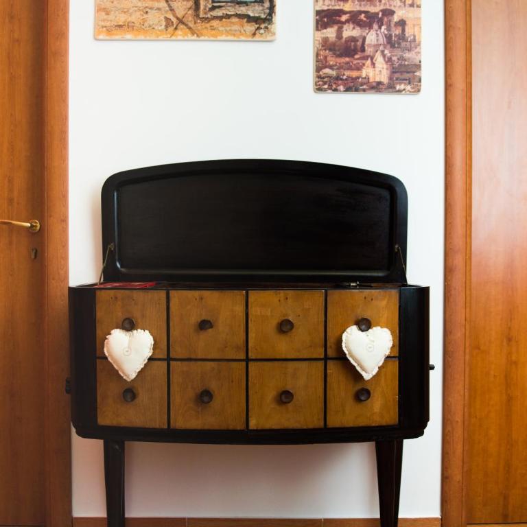 Guest Art Roma - Camera Matrimoniale con Bagno Privato - 2