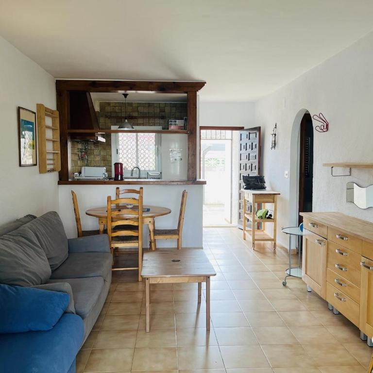 Apartamento en Denia - Ideal para tus vacaciones - ES-373-68 - Apartamento - 3