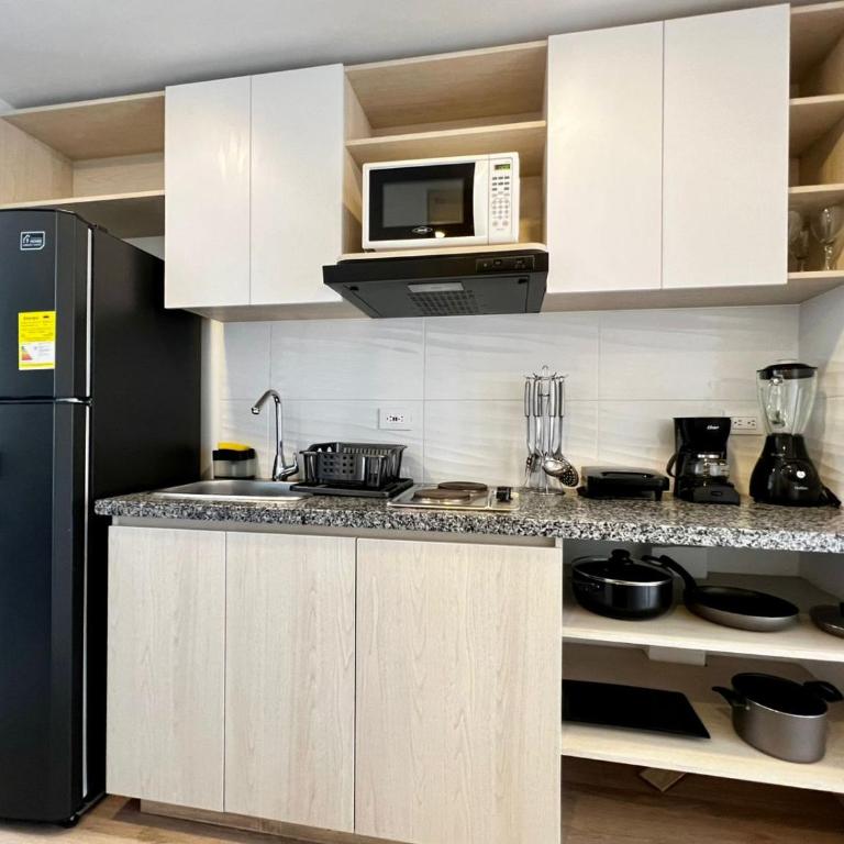 Modern Loft- 2 Beds- City View - Apartment with Mountain View - 2