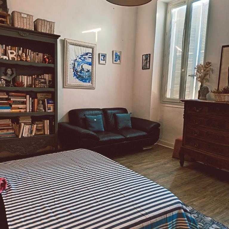 Chez l'habitant, propose Grande chambre Vieux port Marseille - Chambre Double - 7