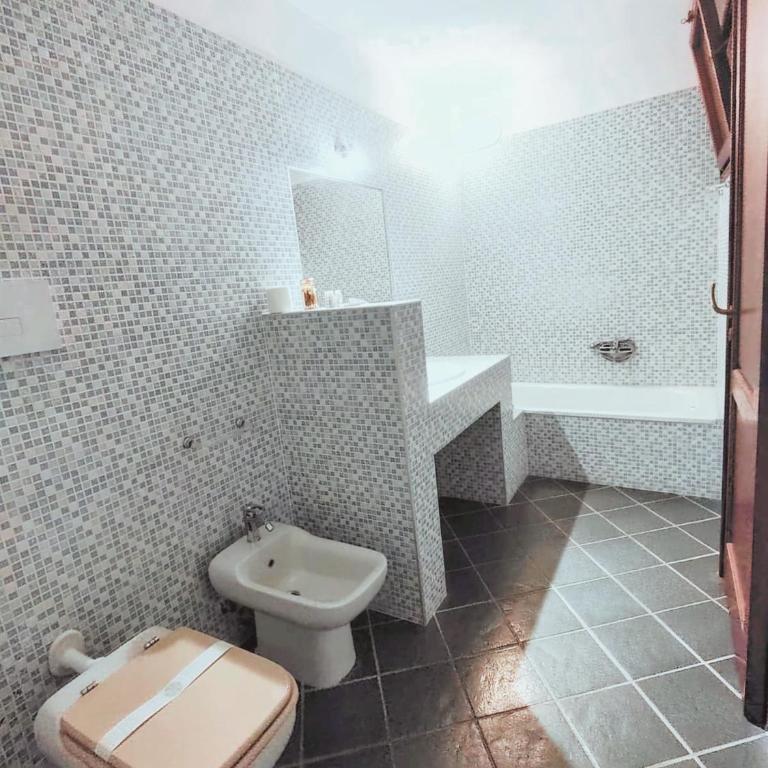 HH San Teodoro vista Mare - Four-Bedroom House - 9