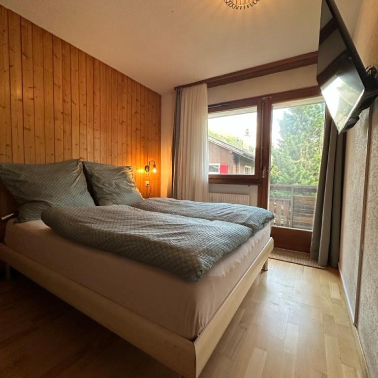 Family Home Base near Saas Fee with Mountain View - Apartment mit 2 Schlafzimmern und Balkon - 56