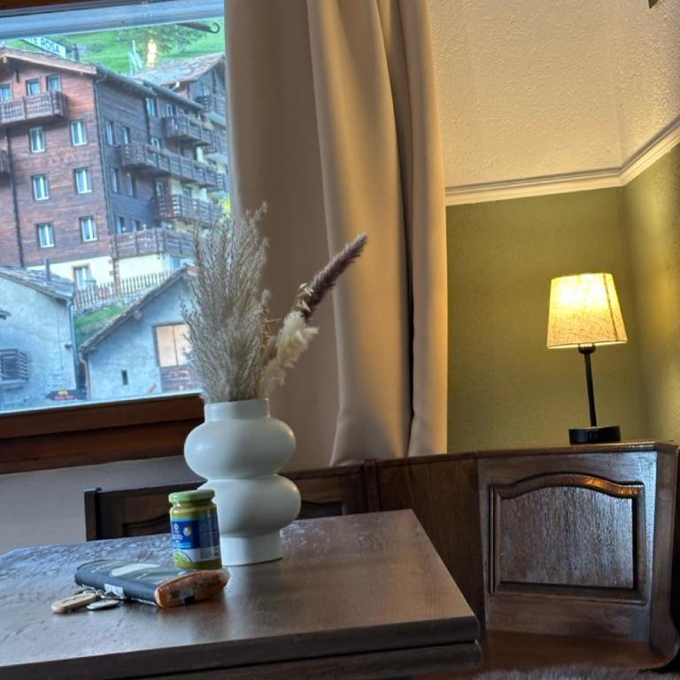 Family Home Base near Saas Fee with Mountain View - Apartment mit 2 Schlafzimmern und Balkon - 74