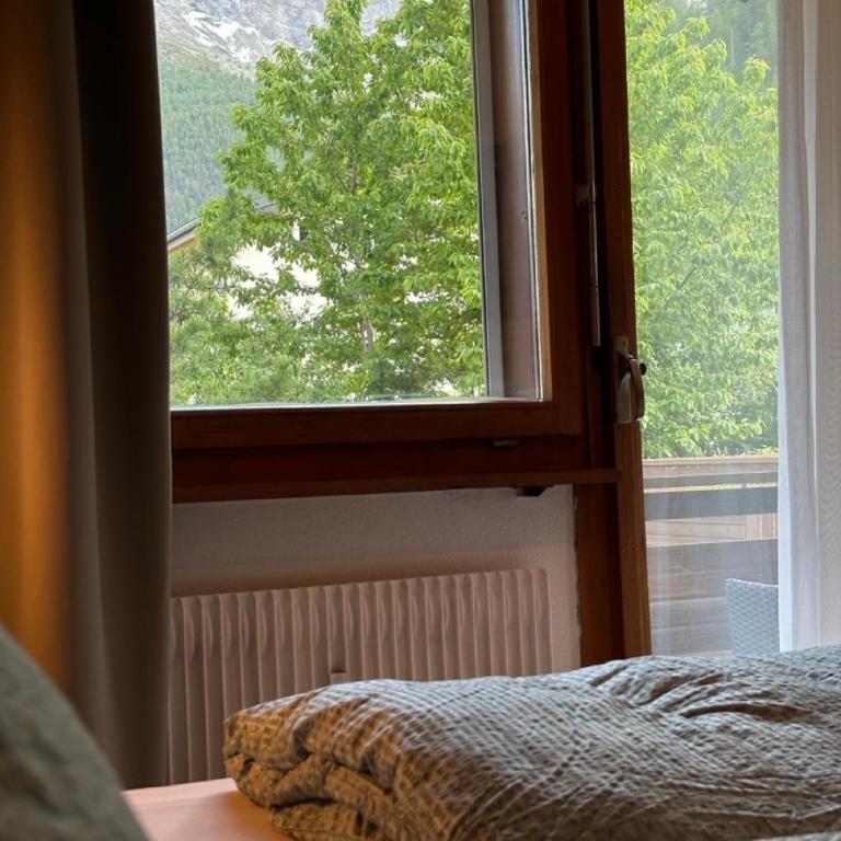 Family Home Base near Saas Fee with Mountain View - Apartment mit 2 Schlafzimmern und Balkon - 73
