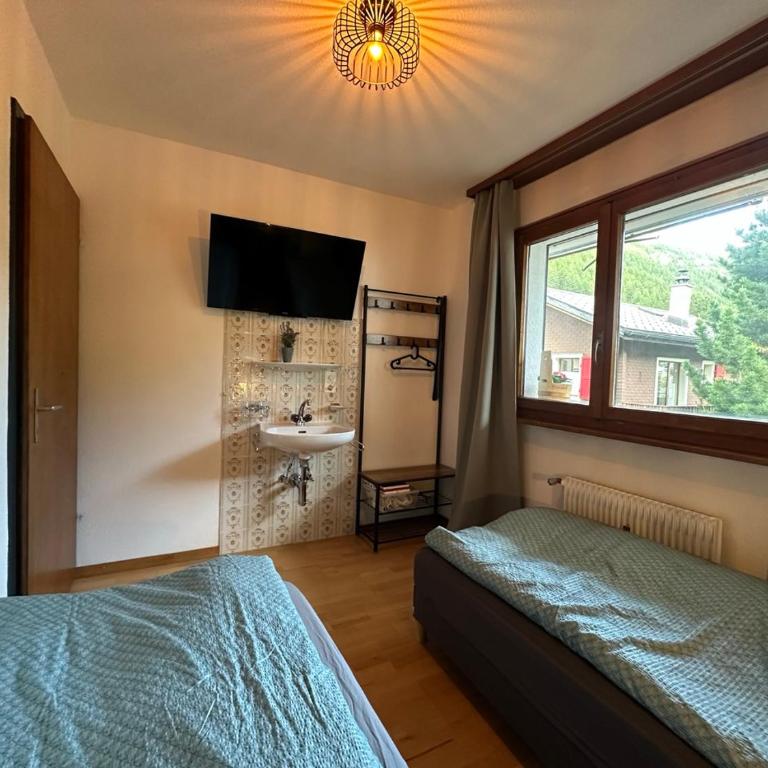 Family Home Base near Saas Fee with Mountain View - Apartment mit 2 Schlafzimmern und Balkon - 60