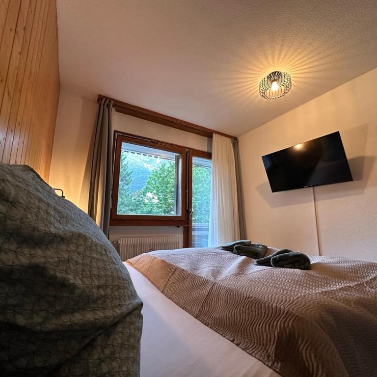 Family Home Base near Saas Fee with Mountain View - Apartment mit 2 Schlafzimmern und Balkon - 65