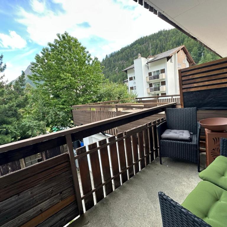 Family Home Base near Saas Fee with Mountain View - Apartment mit 2 Schlafzimmern und Balkon - 72