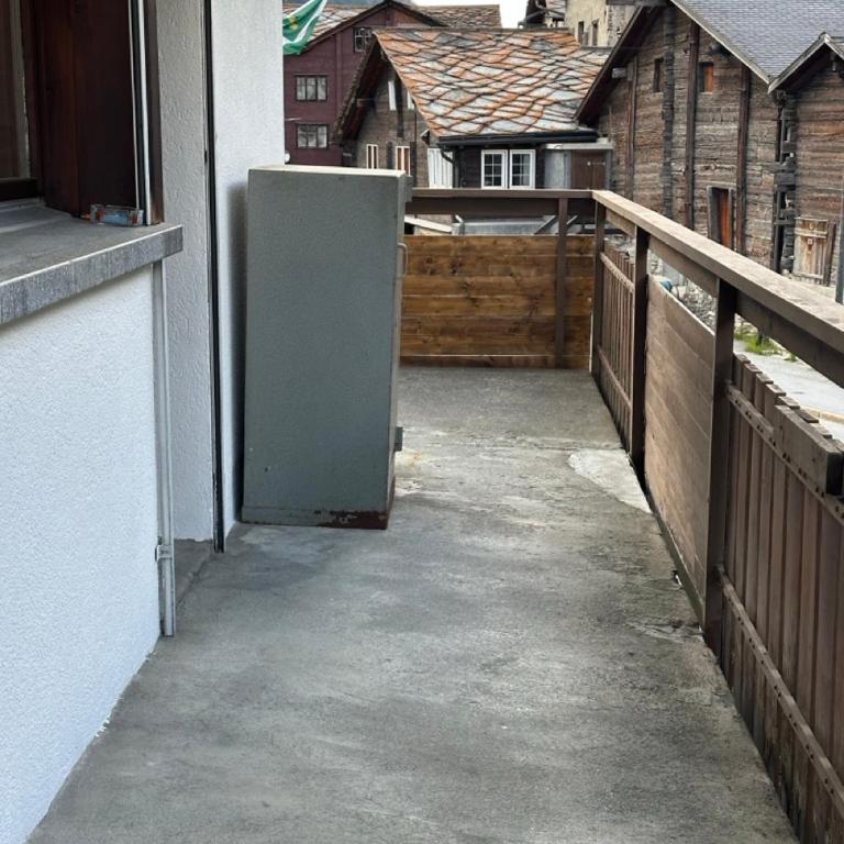 Family Home Base near Saas Fee with Mountain View - Apartment mit 2 Schlafzimmern und Balkon - 70