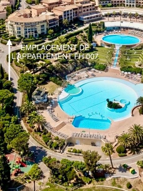 Appartement Premium Genius - Chambre séparée -vue Mer -Jardin Clôturé -Terrasse -Parking - Piscine Chauffée du 04 Avril au 01 Novembre- Saint Raphaël - Appartement 1 Chambre avec Jardin - 18