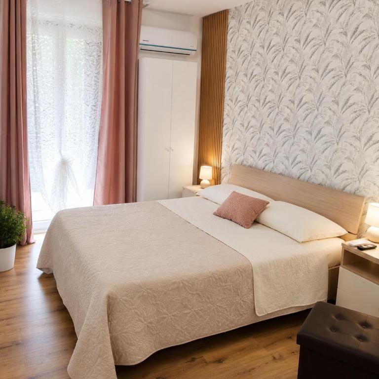 Dimora del TeatroGreco - Habitación con cama grande y balcón - 4