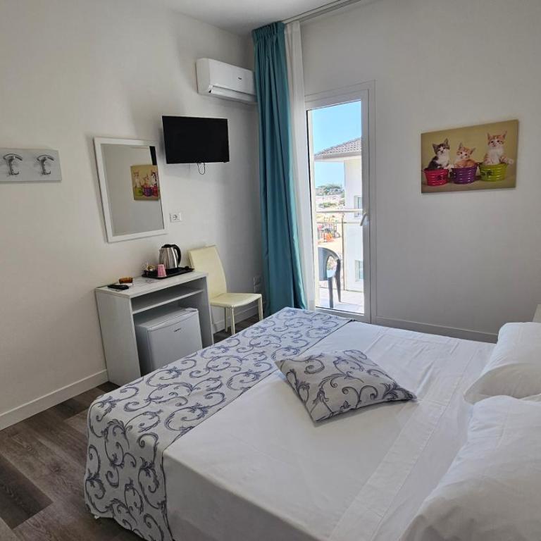 Hotel Linda - Camera Matrimoniale con Balcone e con Vista Mare Parziale - 6