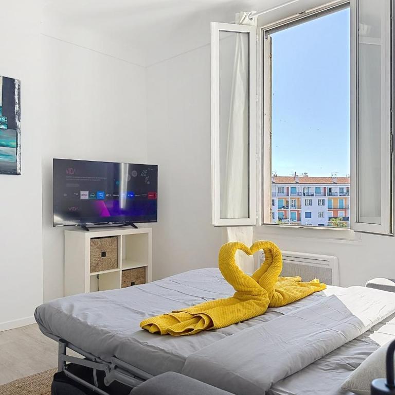 Renovated studio apartment with Wi-Fi and harbor view - Apartamento de 1 dormitorio - 4