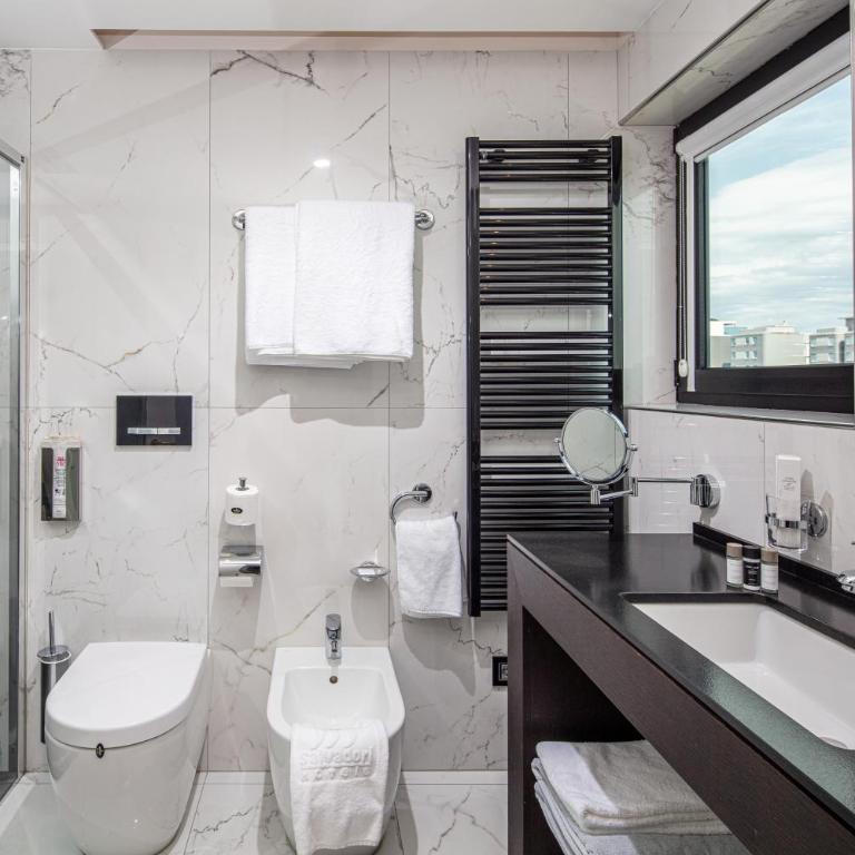 Monaco Suites Hotel - Suite Deluxe con Vasca Idromassaggio - 9