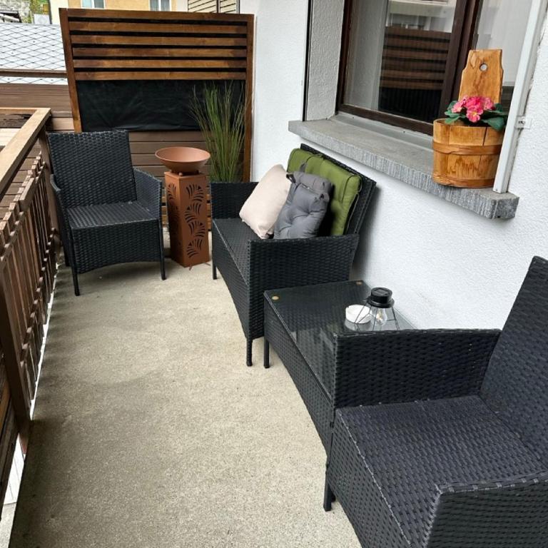 Family Home Base near Saas Fee with Mountain View - Apartment mit 2 Schlafzimmern und Balkon - 24
