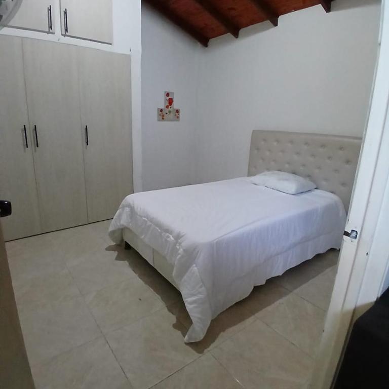 Espacioso y acogedor apartamento en el norte de Cali - Three-Bedroom Apartment - 4