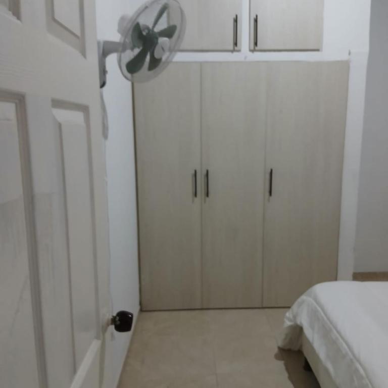 Espacioso y acogedor apartamento en el norte de Cali - Three-Bedroom Apartment - 6