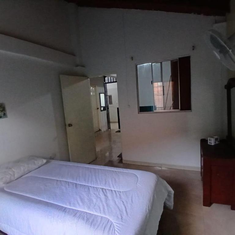 Espacioso y acogedor apartamento en el norte de Cali - Three-Bedroom Apartment - 13