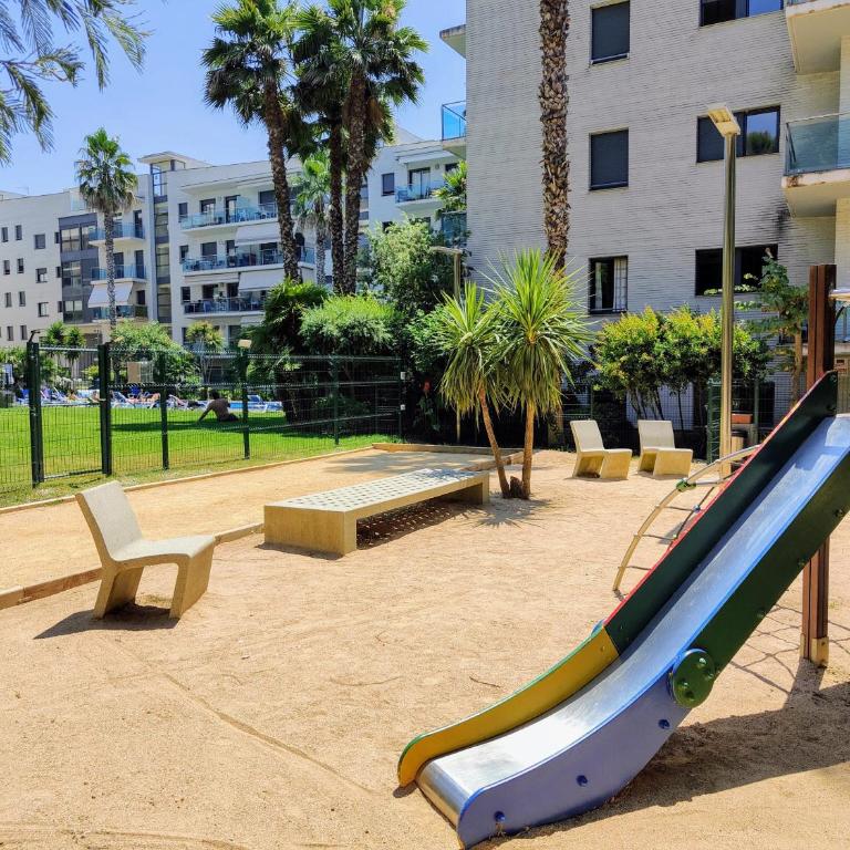 Oasis Fenals, Espectacular Terraza 90m, 3 Habitaciones, Piscina y Parking Privado - Apartment - 76