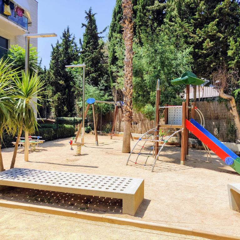 Oasis Fenals, Espectacular Terraza 90m, 3 Habitaciones, Piscina y Parking Privado - Apartment - 77