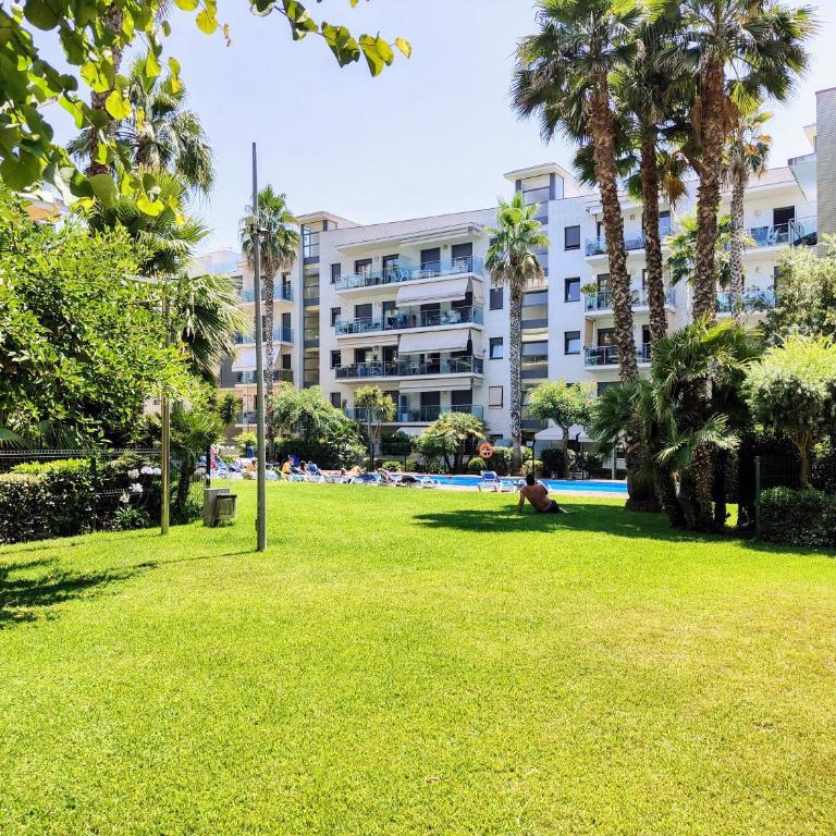Oasis Fenals, Espectacular Terraza 90m, 3 Habitaciones, Piscina y Parking Privado - Apartment - 78
