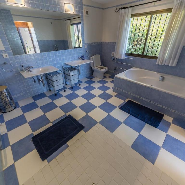 Luxury Mijas Villa with Private Pool & Sea Views - Villa - 15