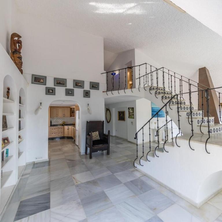 Luxury Mijas Villa with Private Pool & Sea Views - Villa - 19