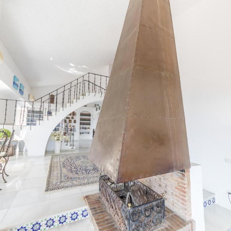 Luxury Mijas Villa with Private Pool & Sea Views - Villa - 38