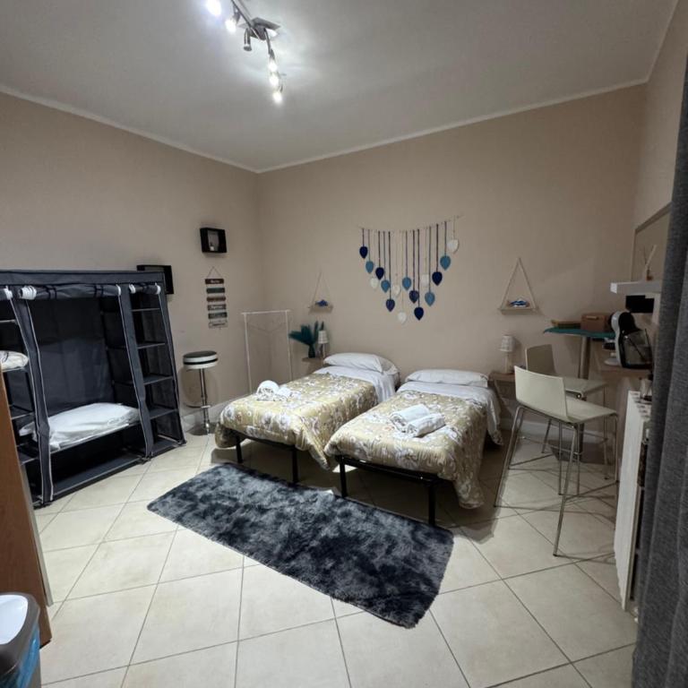 N67 B&B Taranto Centro-3 camere indipendenti - Twin Room - 3