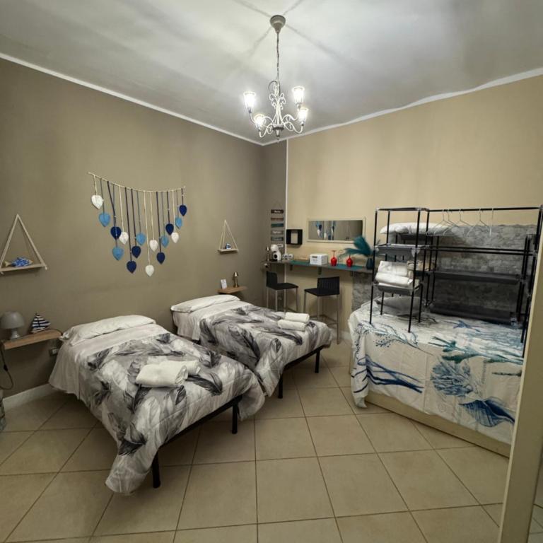 N67 B&B Taranto Centro-3 camere indipendenti - Twin Room with Private Bathroom - 6