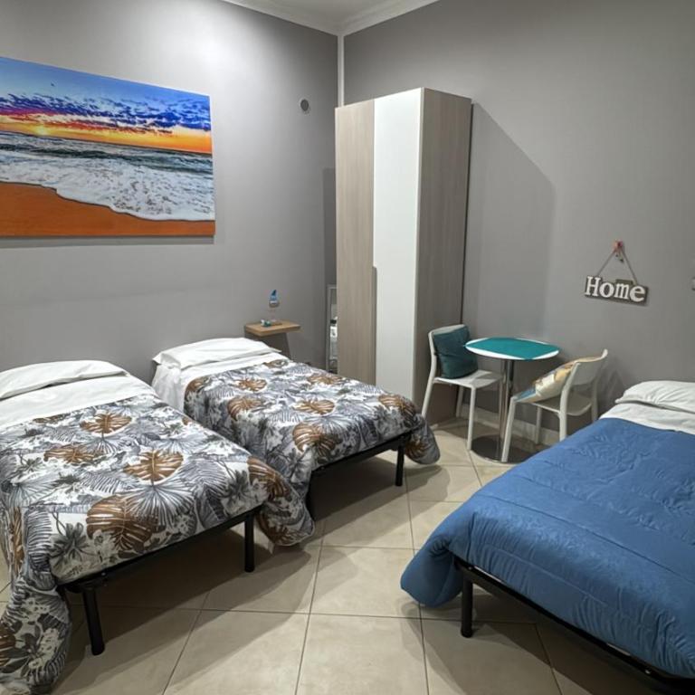 N67 B&B Taranto Centro-3 camere indipendenti - Quadruple Room with Private Bathroom - 5