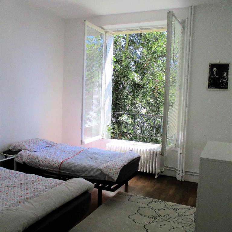 LIMOGES centre, parking, pour 3pers max ! - Two-Bedroom Apartment with Garden View - 1