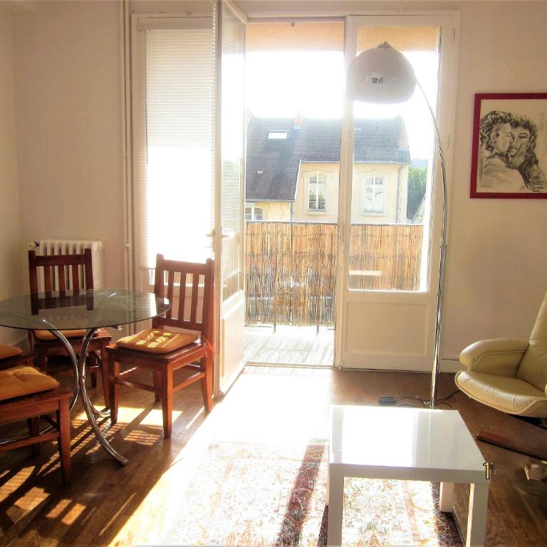 LIMOGES centre, parking, pour 3pers max ! - Two-Bedroom Apartment with Garden View - 5